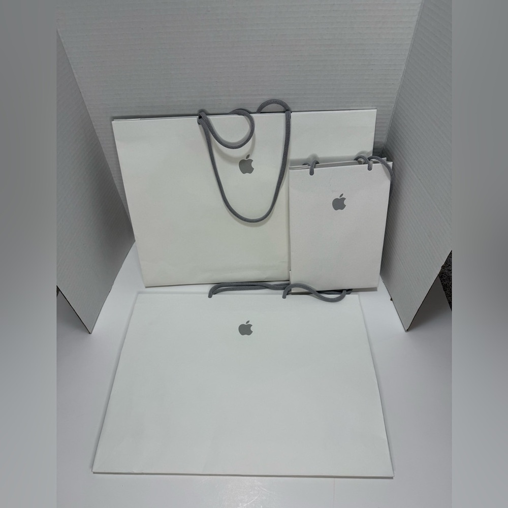 Set of 3 Apple Paper Bags – Large & Small – Gift Bags / Retail Bags